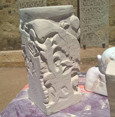 Sculpture en pierre de St Leu