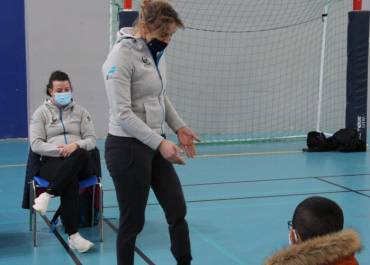 Pauline DÉROULÈDE, le nouvel espoir olympique du tennis français, et son entraineur Aurélie SOMARRIBA