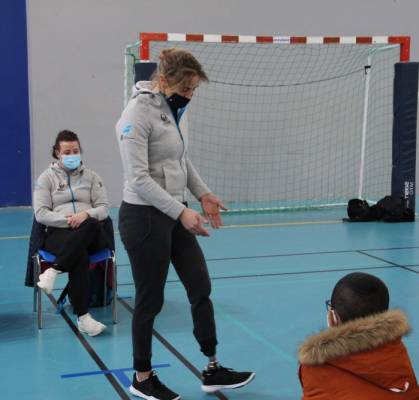 Pauline DÉROULÈDE, le nouvel espoir olympique du tennis français, et son entraineur Aurélie SOMARRIBA