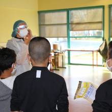 Tests salivaires au Groupe scolaire Saint-Exupéry