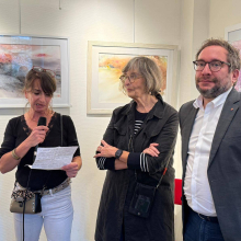 La présidente, l'artiste Reine Marie Pinchon et M le Maire